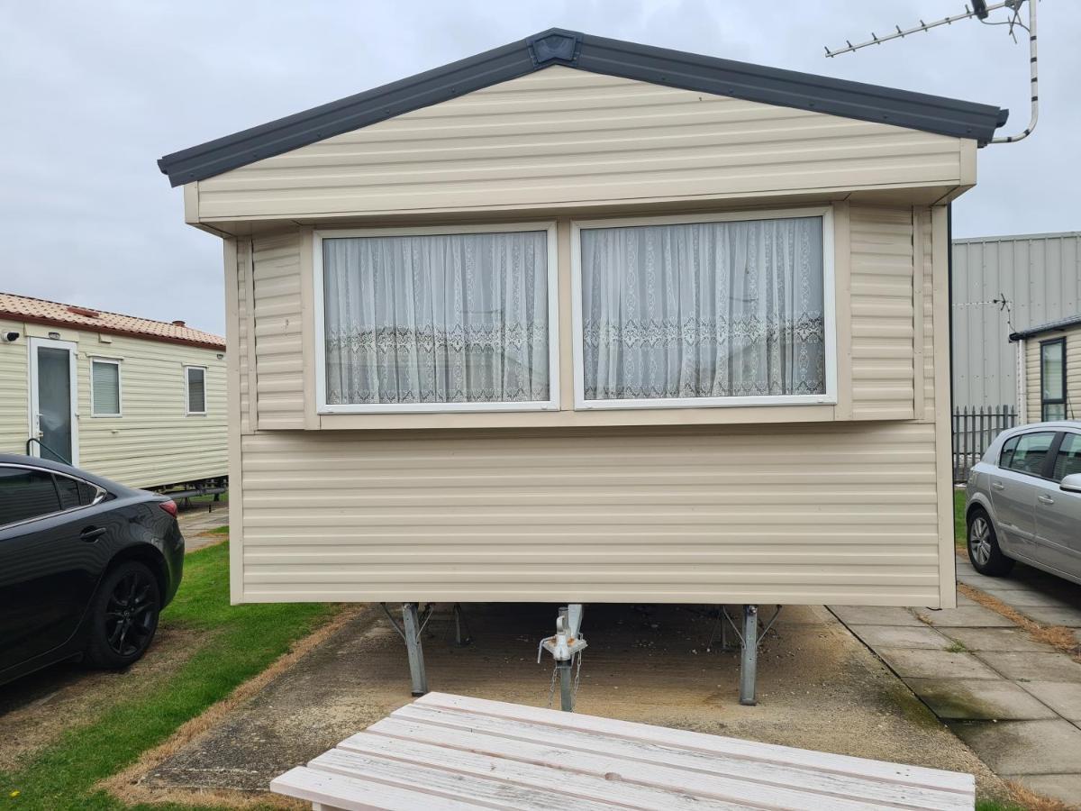 Appartamento 8 Berth On Coastfields Ingoldmells Esterno foto